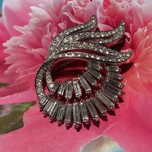 *RARE* CROWN 👑 TRIFARI ALFRED PHILIPPE 1960s RHINESTONE BROOCH Signed,Elegant!
